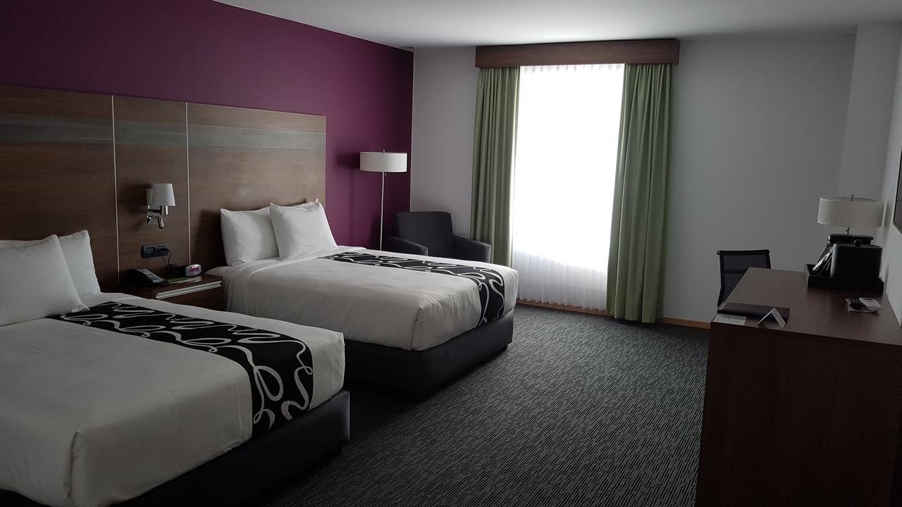 Отель La Quinta By Wyndham San Jose Chiapa Puebla Экстерьер фото