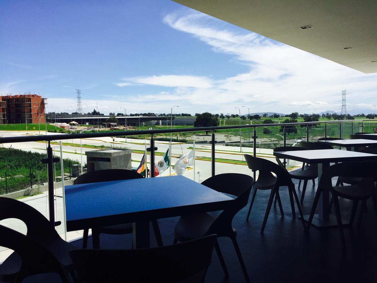 Отель La Quinta By Wyndham San Jose Chiapa Puebla Экстерьер фото